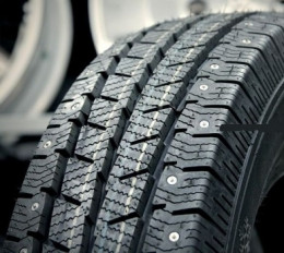 Ovation WV-06 185/80 R14C 102/100R шип